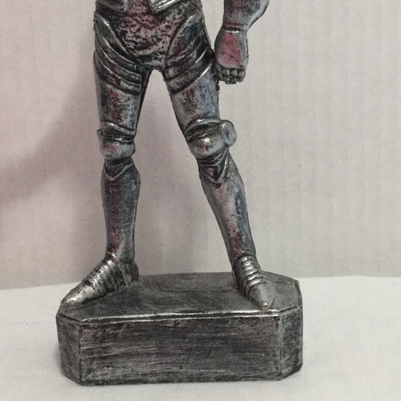 Vintage 1970, 8-1/2” Medieval Knight Plastic Toy - Picture 3 of 6